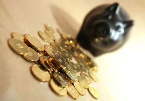 La ce să ne așteptăm în 2019: salariul minim crește la 2.080 de lei, pensiile se majorează cu 15%, avem noi taxe, iar economiștii prevăd o nouă criză