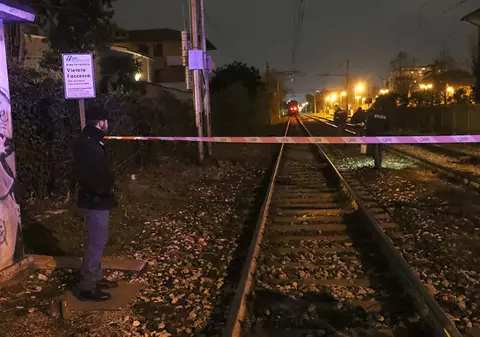 Un român s-a aruncat în fața trenului în Italia! Ce i-a făcut pe anchetatori să ia în calcul varianta sinuciderii, nu a unui simplu accident