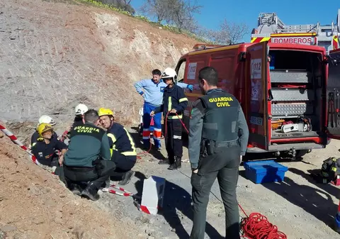 FOTO | Operațiunea de salvare dramatică în Spania. Un copil se află blocat de două zile într-un puț
