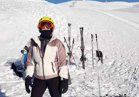 Ela Crăciun, activă după naștere. 5 ore pe zi la schi, alături de copii