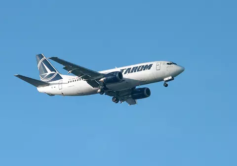 Un avion Tarom, cu destinația Grecia, a fost întors din drum. Piloții au simțit miros de fum