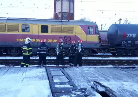 Alertă în Gara Roșiorii de Vede. Călători evacuați după ce dintr-o cisternă a început să se scurgă o substanță inflamabilă