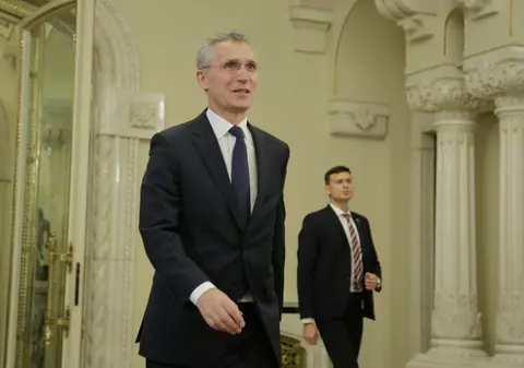 Jens Stoltenberg rămâne în fruntea NATO încă trei ani