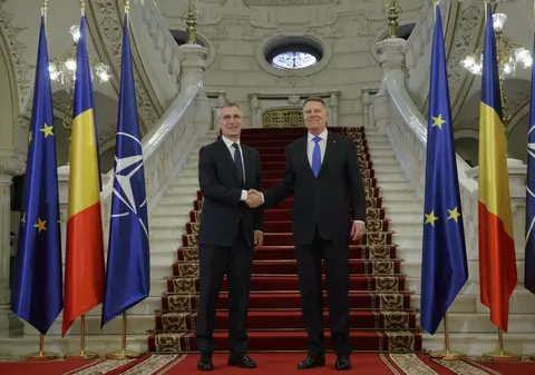UPDATE. Secretarul general al NATO, primit la Cotroceni de Klaus Iohannis: "România va continua să acţioneze ca furnizor de securitate şi stabilitate în regiune"