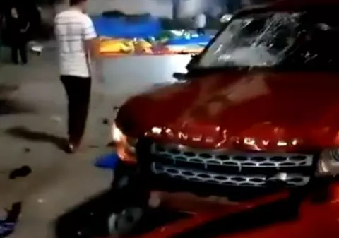 China a executat un bărbat care a intrat cu maşina în mulţime, anul trecut. 15 persoane au murit și 43 au fost rănite, atunci