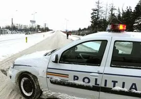 Un bătrân a fost găsit mort într-o stație de autobuz. Era înghețat bocnă