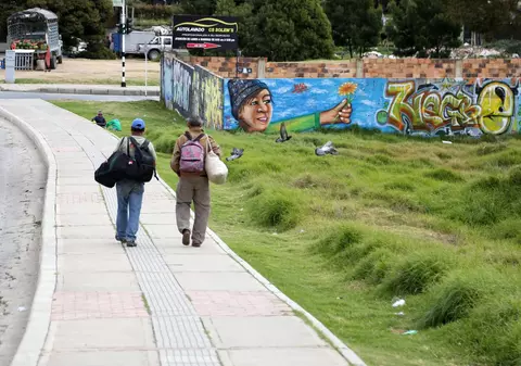 Doctorul împins de sărăcie să servească la mese! Povestea tristă a unui medic care a fugit din Venezuela