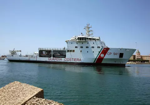 România și alte țări europene s-au oferit să primească mai mulți imigranți blocați într-un port din Italia