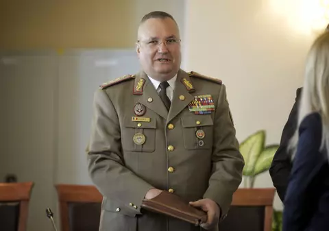 Generalul Ciucă, propus ministrul Apărării, a fost trecut în rezervă de către preşedintele  Klaus Iohannis