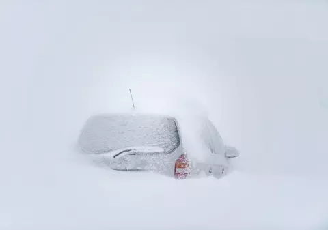 Ninsori puternice și ger în Europa. 14 oameni au murit din cauza vremii extreme. Cod roșu de avalanșă în Austria / FOTO&VIDEO