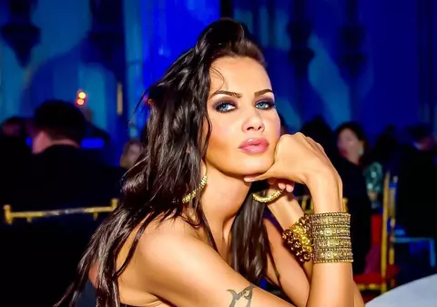 Oana Zăvoranu și-a cumpărat haine de la second-hand. “Cunoscătorii știu mai bine“