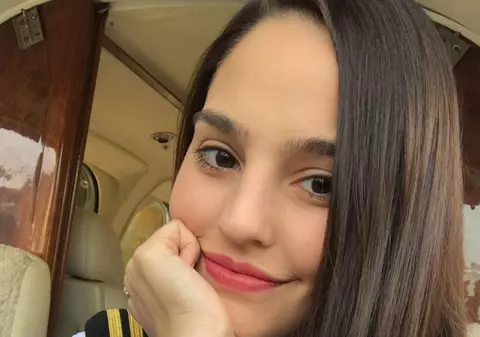 FOTO | Femeia pilot de la care internauții nu-și mai pot lua ochii. Are 21 de ani și un trup de zeiță