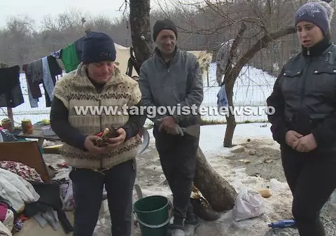 Tragediile se țin lanț de o familie din Dâmbovița. O tânără mamă a rămas văduvă, iar casa i-a ars! "Am avut două înmormântări și un foc"