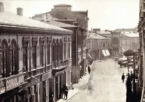 Cum s-a construit prima casă cu balcon în Bucureşti