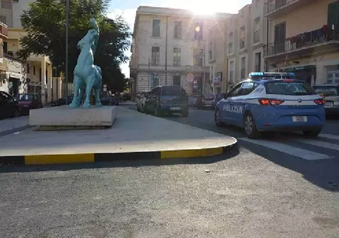 Un român din Italia, tată a 5 copii, a amenințat că se sinucide! Gestul de milioane făcut de polițiști după ce l-au salvat