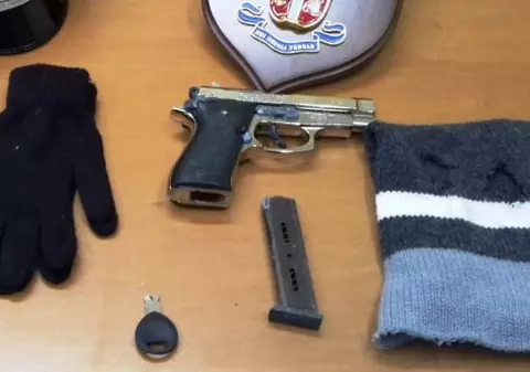 Doi români au vrut să fure o casă de marcat dintr-un magazin sicilian, dar au plecat cu un cântar