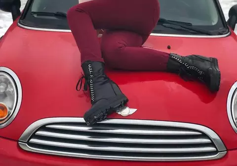 Cristina Șișcanu, mai decoltată ca niciodată. Are bust de infarct