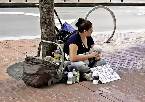 Scrisoarea tulburătoare și imagini cu bebeluși scoși la cerșit, trimise de ofițerul de poliție care a coordonat operațiunea „Țăndărei” în UK: „E o perioadă tristă pentru Justiția din România”