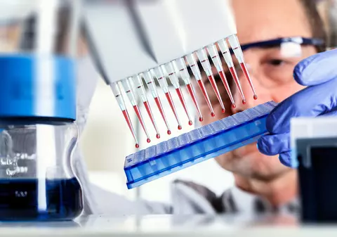 Cercetătorii fac un nou pas în lupta împotriva cancerului! Au dezvoltat o tehnică de a analiza istoricul fiecărei celule tumorale