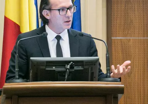 Scandal cu jigniri, în conducerea Senatului. Cîţu spune că Tăriceanu a ţipat la el şi l-a făcut "turnător" şi "securist"