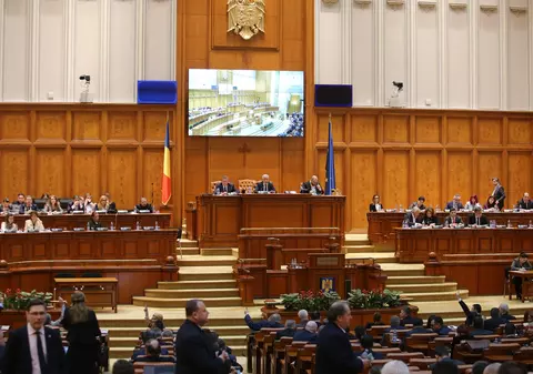 UPDATE | Parlamentul a avizat solicitarea preşedintelui privind referendumul. Scandal Putere-Opoziţie, după ce PSD a inserat o "recomandare", privind întrebarea, la care a renunţat ulterior