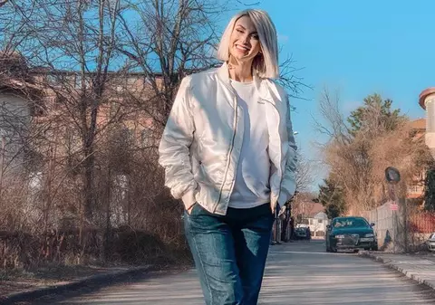 Andreea Bălan îi dă replica lui Cătălin Botezatu după ce i-a criticat ținuta. “Mi se pare o totală lipsă de educație“