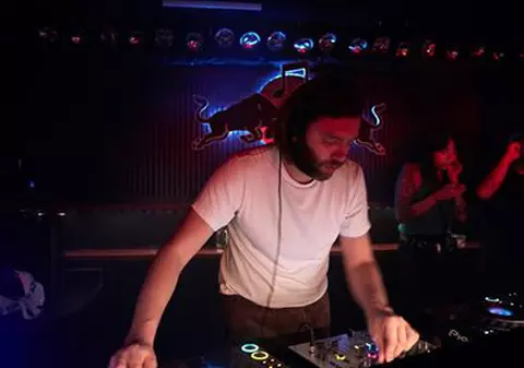 Gerd Janson mixează din nou în București. S-a născut în România, dar n-a apucat să-și cunoască rădăcinile