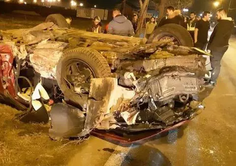 VIDEO | Patru răniți după ce o mașină s-a răsturnat în drumul spre aeroportul din Timișoara