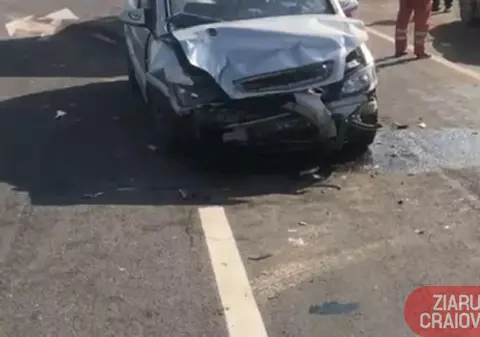 Accident cu șapte victime, pe DN6, în apropiere de Craiova. Trei copii, printre răniți / FOTO&VIDEO