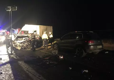Accident înfiorător în județul Sibiu. Doi oameni au murit și alți trei au fost răniți / FOTO&VIDEO