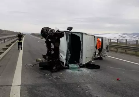 VIDEO | Accidentul de pe autostrada Turda-Gilău a fost transmis live pe Facebook chiar de șoferul microbuzului