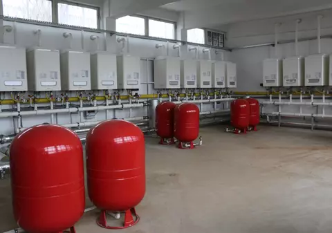 Un liceu din Galați are 33 de centrale termice, din care acum funcționează doar trei