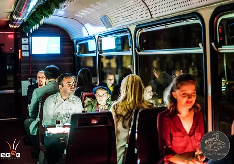Dragobete cu Cina în Tramvai, la Timișoara. Evenimentul are loc și la Milano ori Bruxelles