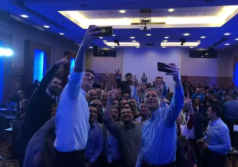 USR-PLUS acuză un abuz, BEC invocă o eroare. Metoda prin care puteau Dacian Cioloş şi Dan Barna să evite respingerea alianţei