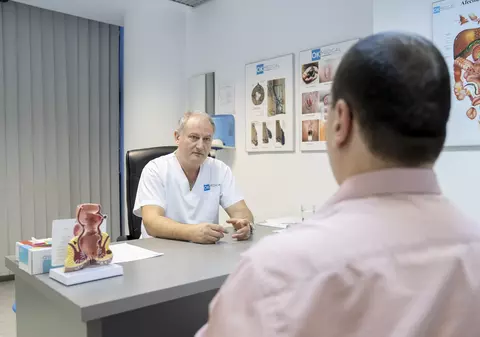 Cele cinci greșeli pe care le fac frecvent pacienții cu hemoroizi și ce complicații pot apărea