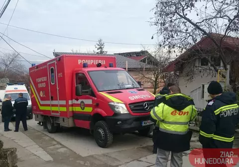 Mama și sora unui polițist din Deva au fost găsite moarte în casă. "Am sunat-o de mai multe ori, dar nu mi-a răspuns"