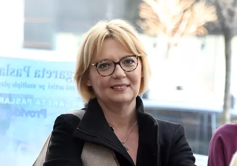 Emilia Popescu e îmbrăcată de fiica ei! Actrița și-a transformat fata, absolventă de design vestimentar, în stilist personal