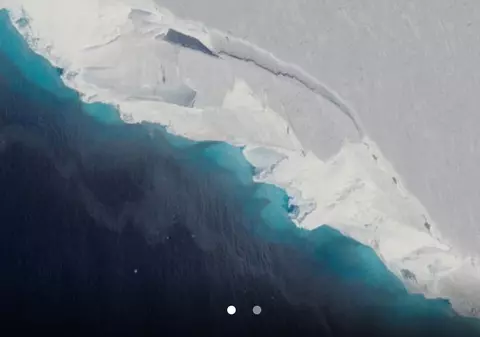 O gaură uriașă, de suprafața orașului Pitești, a fost descoperită într-un ghețar din Antarctica