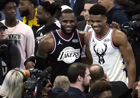 VIDEO / Seara cifrelor mari în NBA. La All-Star Game, Team LeBron a stabilit un nou record de aruncări de 3 puncte
