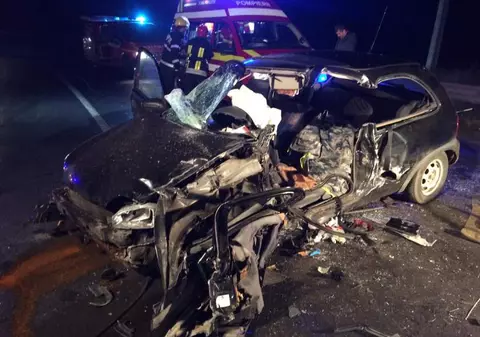 Accident îngrozitor între trei mașini lângă Sighișoara. Un om a murit, doi au fost răniți