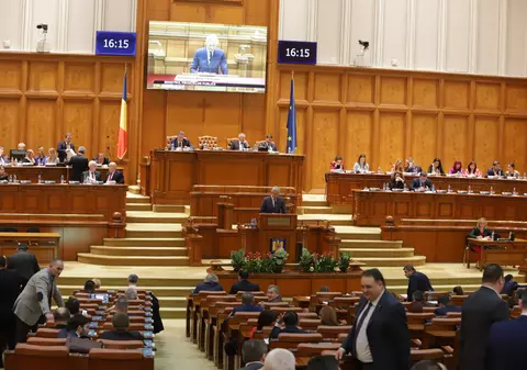 UPDATE. Bugetul de stat pe 2019, a doua zi de dezbatere în plenul reunit. Amendamentele Opoziţiei, respinse, cele ale UDMR, acceptate