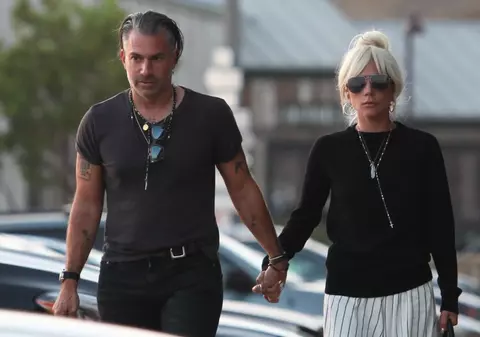 FOTO | Lady Gaga s-a despărţit de logodnicul ei, Christian Carino