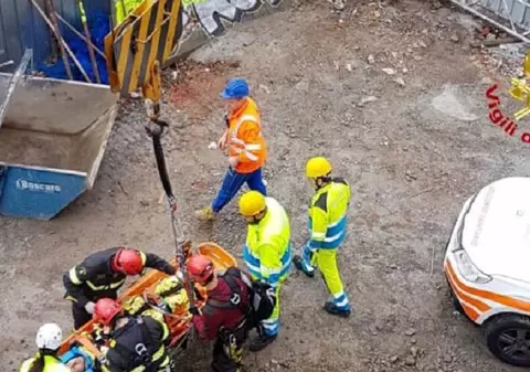 Un român care muncea în construcții în Italia a căzut de pe o schelă. Colegii au spus că a fost accidentat de o mașină