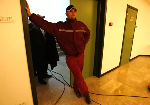 Cât câștigă un agent de pază în România versus alte state din UE. Care sunt cerințele pentru post și riscurile meseriei