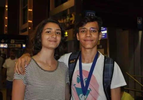 Povestea fraților din Câmpulung Muscel care sunt studenți la Oxford. Studenții eminenți au câștigat numeroase concursuri și sunt curtați de companii de top