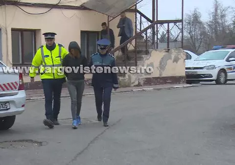 O tânără de 23 de ani a jefuit un bărbat care tocmai luase pensia: "Mi-a băgat mâna în buzunar și mi-a luat banii". Hoața a fost prinsă în cinci minute