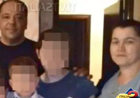 Italianul care a ucis o româncă anul trecut a murit și el azi, în închisoare. El o incendiase pe Violeta Senchiu