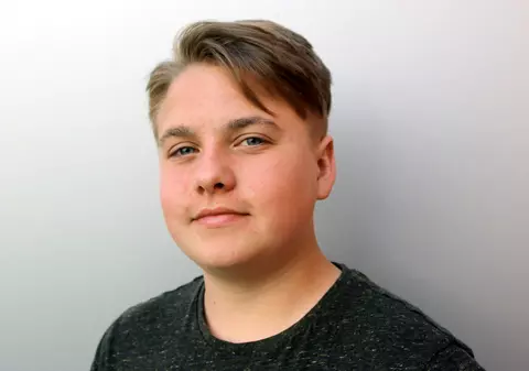 Un tânăr spulberat de o motocicletă a fost readus la viață de medici de patru ori! "Joe n-ar mai fi fost printre noi fără ajutorul lor"