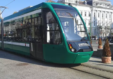 Tramvaie românești în patru orașe de la noi. Cine le produce