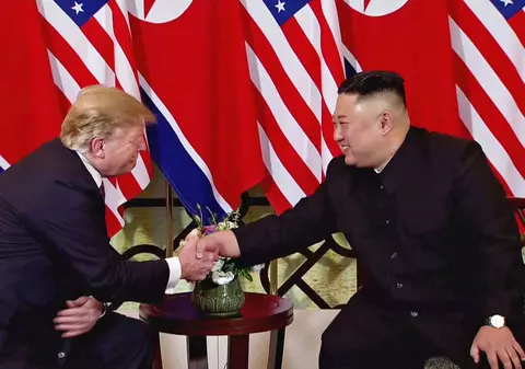 Donald Trump și Kim Jong-un s-au întâlnit la Hanoi. Mesajul președintelui american pentru omologul nord-coreean